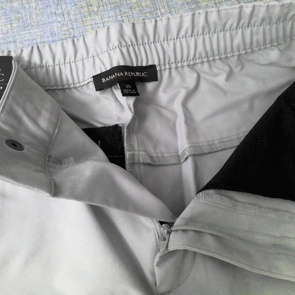 NWT Banana Republic Motion Tech Hybrid Pants Slacks Slim Fit Gray Men's size 30 - Picture 9 of 13